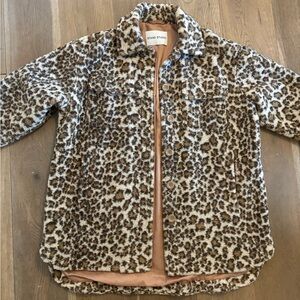 Stand studio shacket